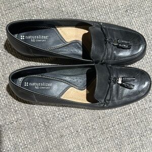 Naturalizer Black Leather Tassel Loafers